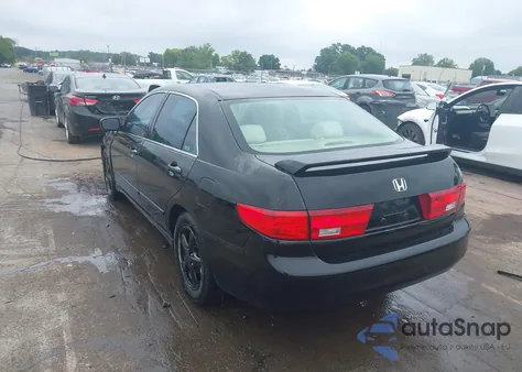 2005 Honda Accord 2.4 Lx z USA, uszkodzony, nr VIN 1HGCM56455A077748